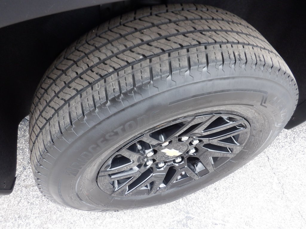 Used 2024 Chevrolet Silverado EV W/T AWD/4WD image 8
