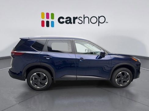 Used 2024 Nissan Rogue SV w/ SV Premium Package image 6