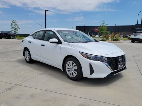New 2025 Nissan Sentra S image 4