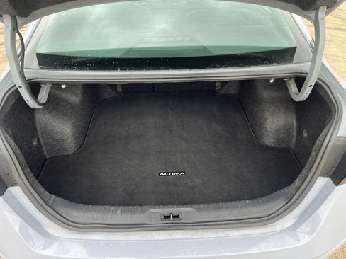Used 2024 Nissan Altima 2.5 SR FWD image 14