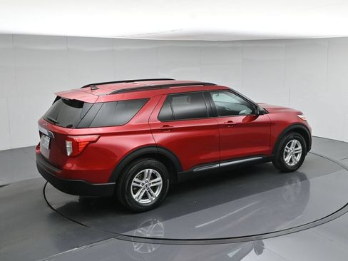 Certified 2023 Ford Explorer XLT RWD image 42