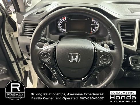 Used 2017 Honda Pilot Touring image 11