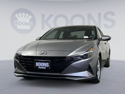 Used 2023 Hyundai Elantra SE w/ Cargo Package