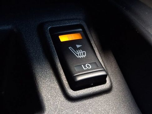 Used 2021 Nissan Titan PRO-4X w/ Pro-4x Convenience Package AWD/4WD image 25