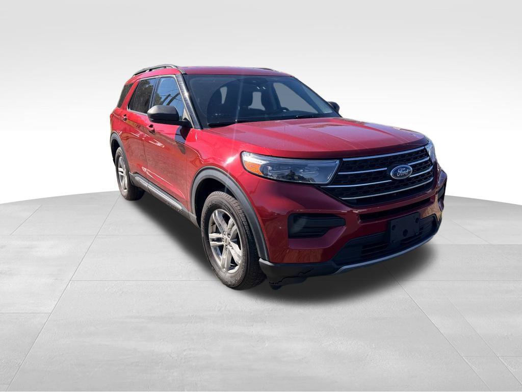 Used 2022 Ford Explorer XLT w/ Class IV Trailer Tow Package AWD/4WD image 2