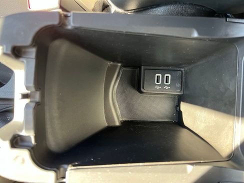 Used 2017 Ford Transit Connect XLT image 33