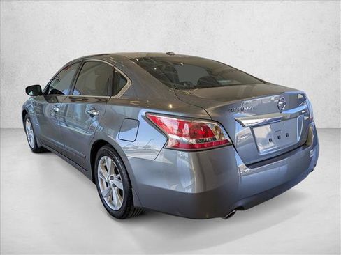 Used 2015 Nissan Altima 2.5 SV w/ Convenience Package image 8