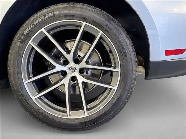 Certified 2026 Porsche Macan Turbo AWD/4WD image 25