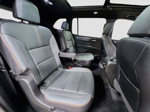 Used 2025 GMC Acadia AT4 w/ Luxury Package AWD/4WD image 32