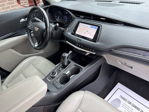 Used 2019 Cadillac XT4 Luxury w/ Cold Weather Package image 4