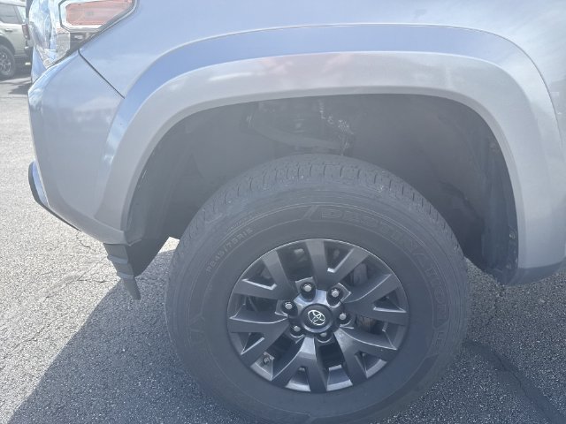 Used 2021 Toyota Tacoma SR5 AWD/4WD image 20