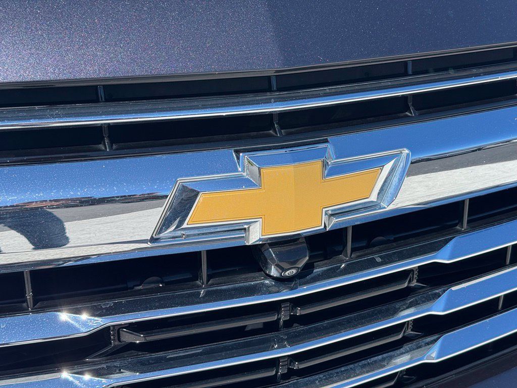 Used 2025 Chevrolet Tahoe LT RWD image 9