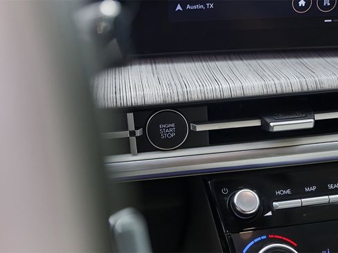 Used 2024 Hyundai Santa Fe Calligraphy image 18