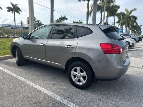 Used 2013 Nissan Rogue S w/ Special Edition Pkg FWD image 2