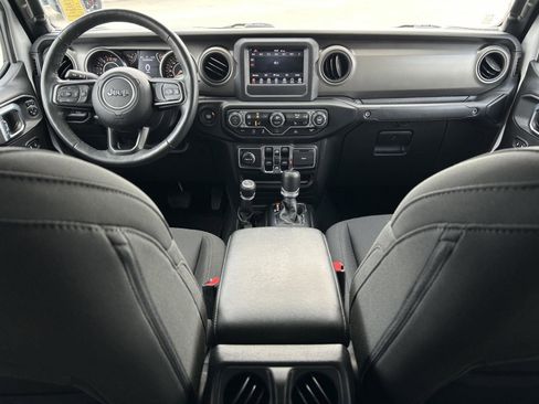 Used 2022 Jeep Gladiator Sport image 20
