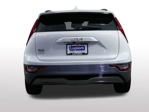 Used 2024 Kia Niro Wave w/ Wave Preserve Package FWD image 10