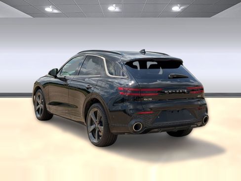 Used 2023 Genesis GV70 2.5T w/ Sport Prestige Package AWD/4WD image 3