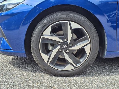 Used 2023 Hyundai Elantra SEL w/ Convenience Package image 4