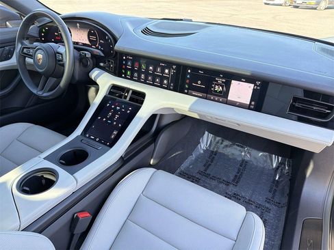 Used 2022 Porsche Taycan 4S image 34