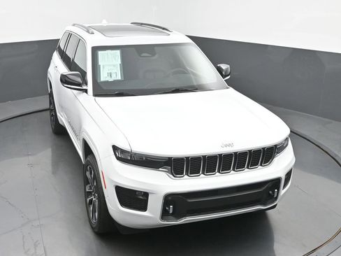 Used 2023 Jeep Grand Cherokee Overland image 45