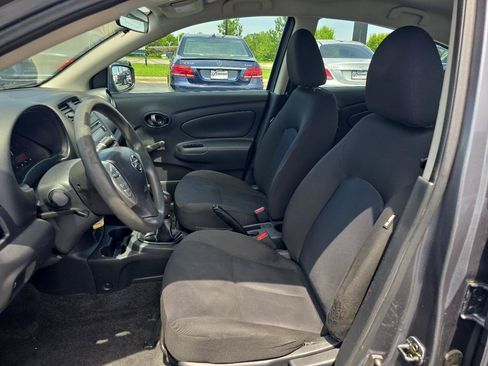 Used 2018 Nissan Versa S FWD image 11