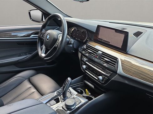 Used 2019 BMW 530i w/ Convenience Package image 28