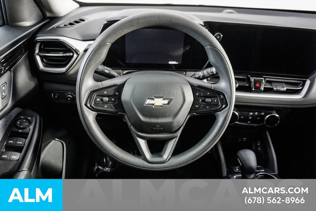 Used 2025 Chevrolet TrailBlazer LT FWD image 24