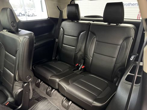 Used 2019 GMC Acadia Denali w/ Technology Package AWD/4WD image 32