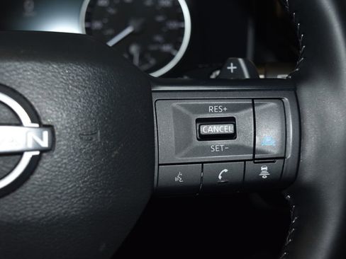 Certified 2025 Nissan Rogue SV image 8