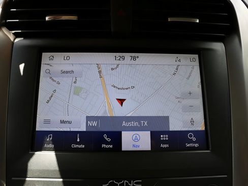 Used 2020 Ford Fusion SE FWD image 22