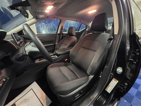 Used 2024 Nissan Altima 2.5 SV image 9