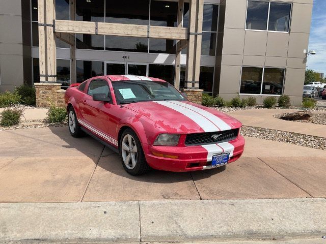 Used 2005 Ford Mustang Coupe RWD image 2
