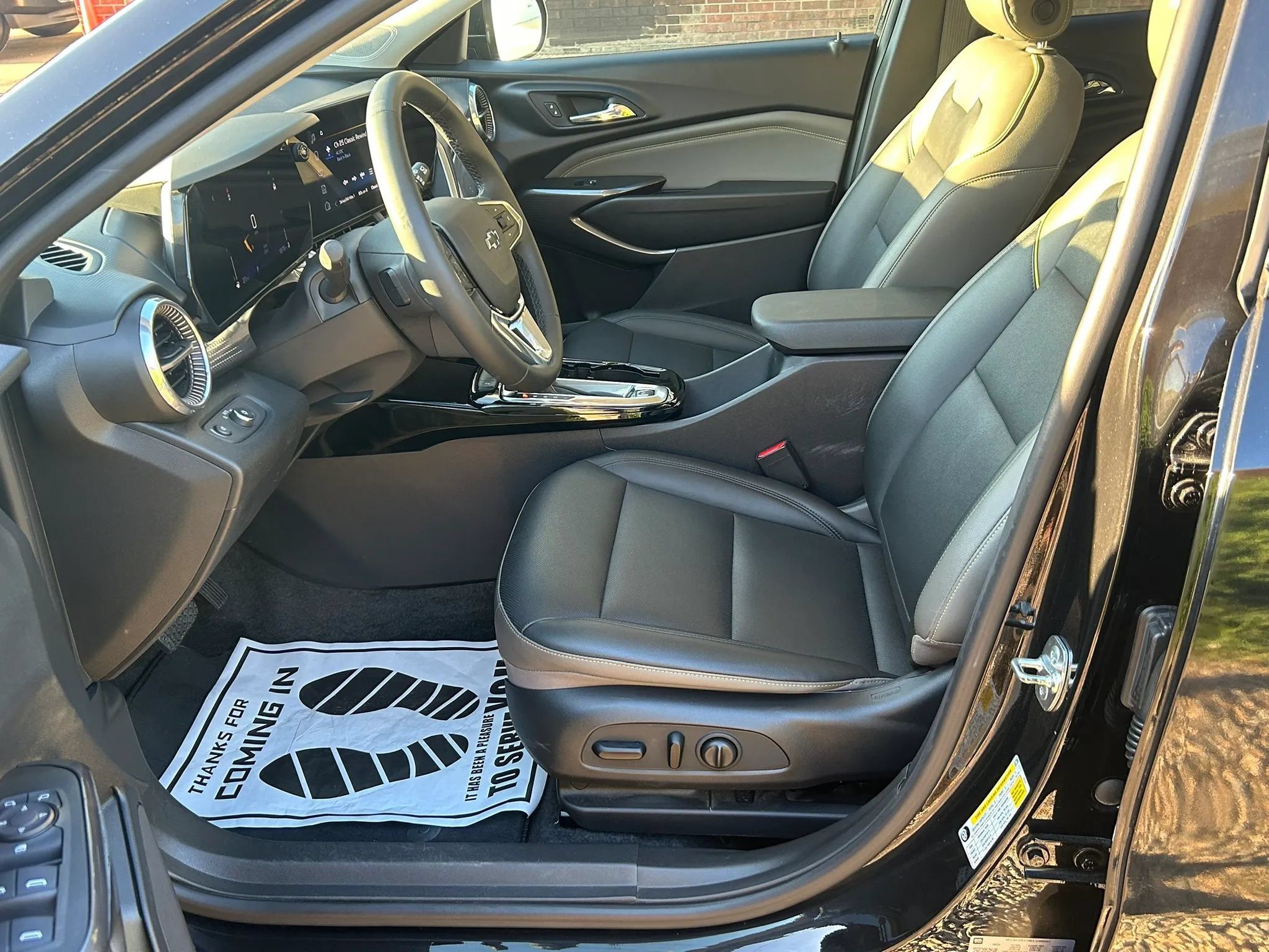 Used 2025 Chevrolet Trax ACTIV w/ Driver Confidence Package FWD image 14