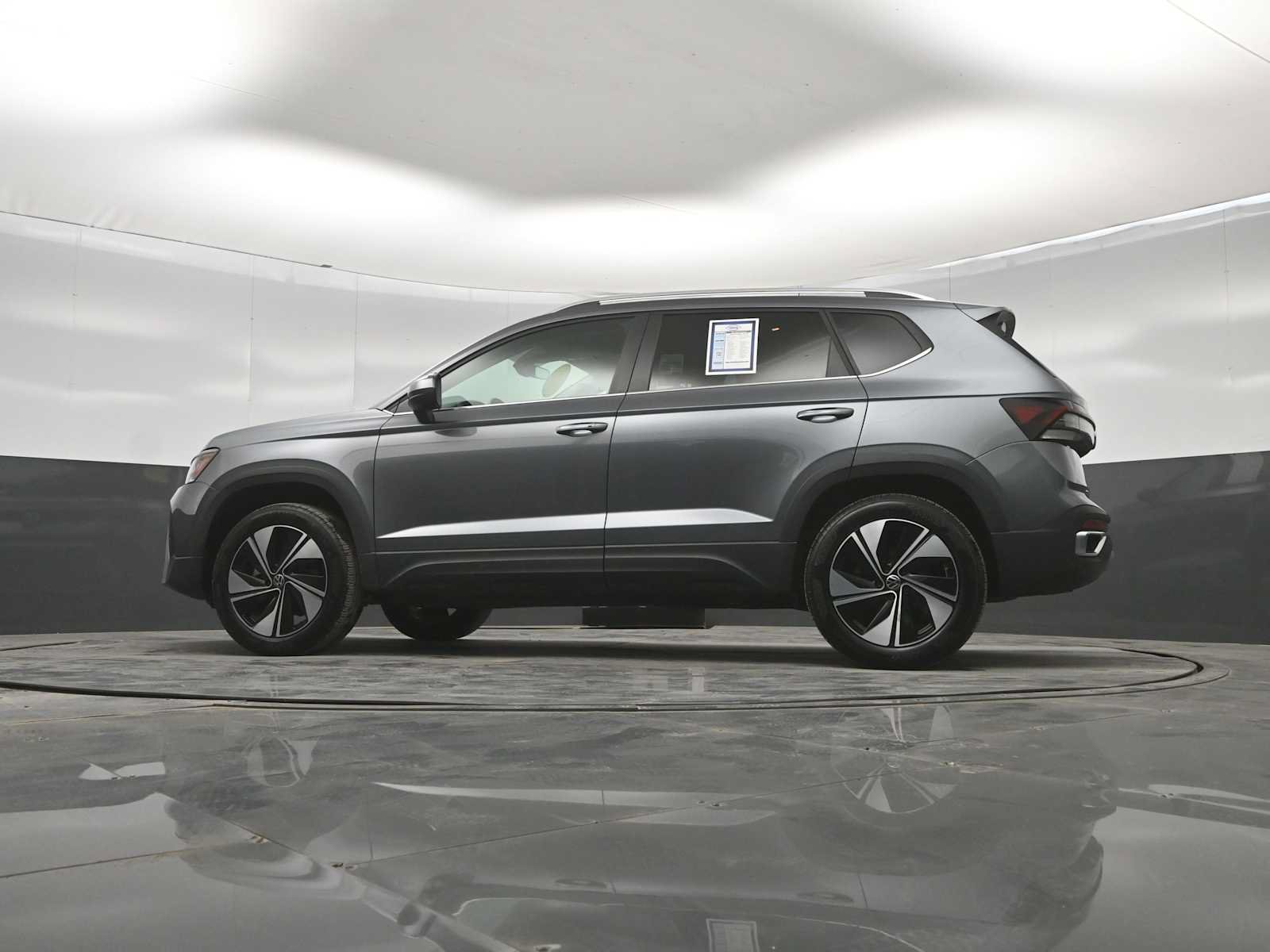 Used 2026 Volkswagen Taos SE AWD/4WD image 37