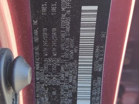 Used 2018 Toyota Highlander SE image 25