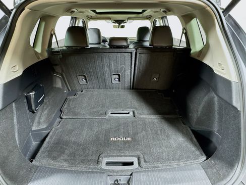Used 2023 Nissan Rogue SL w/ SL Premium Package image 27