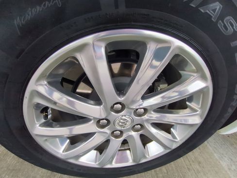 Used 2019 Buick Envision Essence image 29