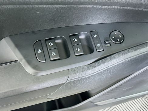 Used 2025 Kia Sportage LX image 15