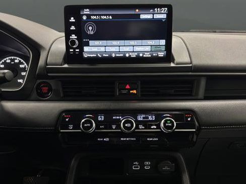 Used 2023 Honda Pilot Touring image 29