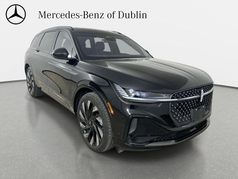 Used 2024 Lincoln Nautilus Reserve w/ Equipment Group 203A AWD/4WD image 3