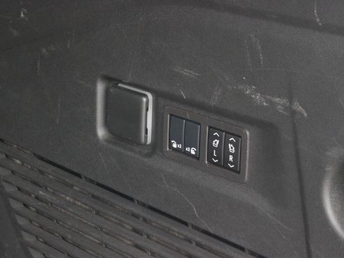 Used 2024 GMC Yukon XL Denali w/ Max Trailering Package image 13