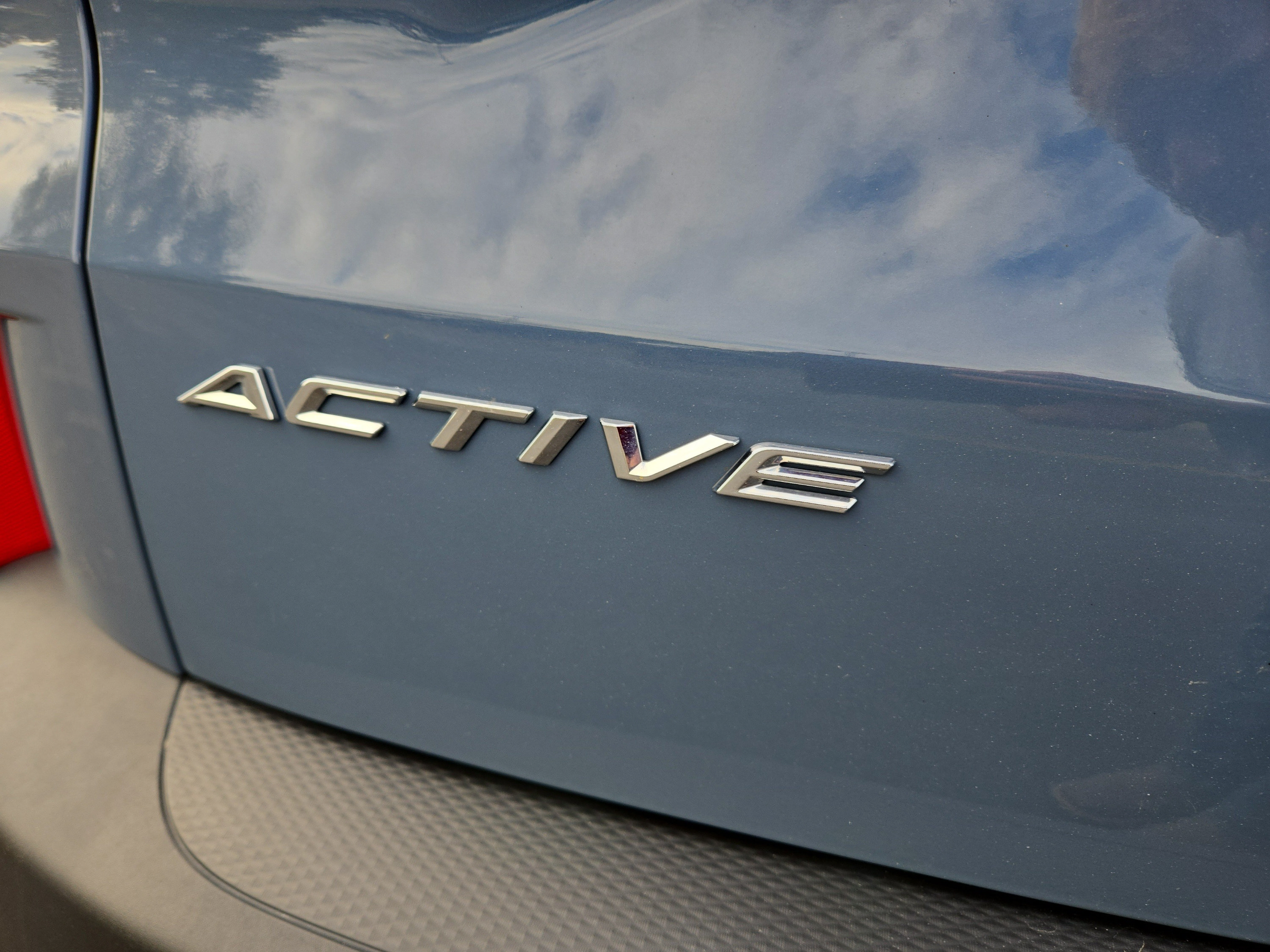 Used 2025 Ford Escape Active AWD/4WD image 10