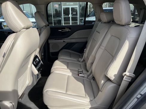 Used 2023 Lincoln Aviator AWD w/ Elements Package image 15