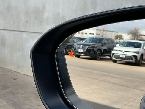 Used 2025 Nissan Rogue SV image 20