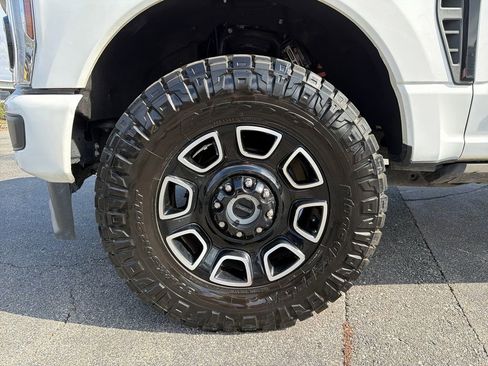 Used 2025 Ford F250 Platinum image 23