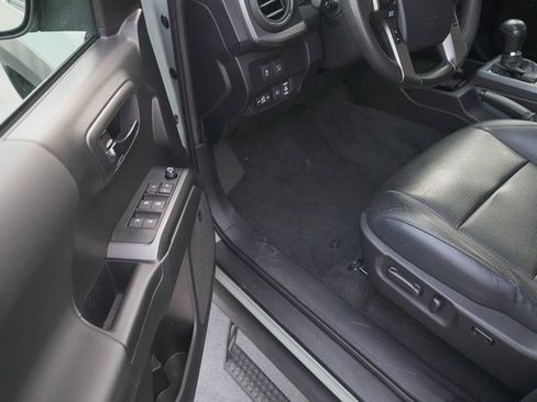 Certified 2023 Toyota Tacoma TRD Off-Road image 10