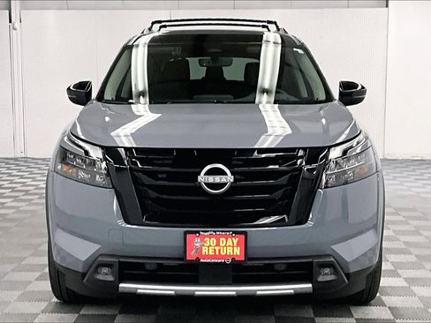 New 2025 Nissan Pathfinder Platinum w/ Lighting Package (N93) AWD/4WD image 16