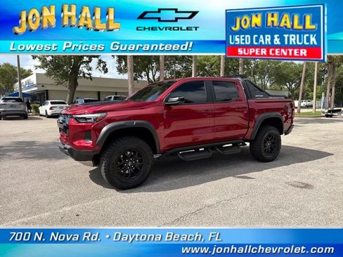 Used 2025 Chevrolet Colorado ZR2 w/ Midnight Edition AWD/4WD image 2