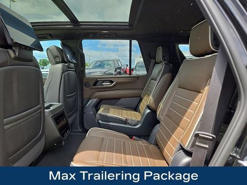 Used 2025 GMC Yukon Denali Ultimate AWD/4WD image 3