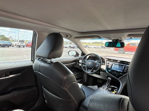 Used 2018 Toyota Camry XSE FWD image 30